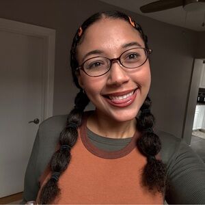 Meet your Posher, Violet